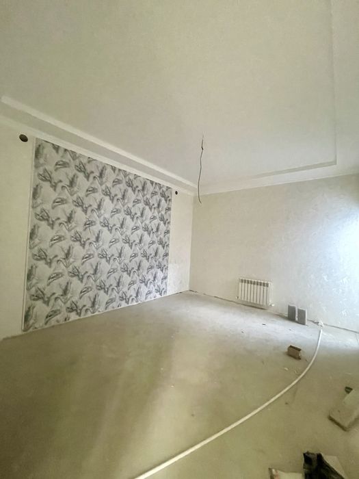 Yengi qurilgan xovli sotiladi Pobeda maxallasi da 3,4 sotix 6 ta xona