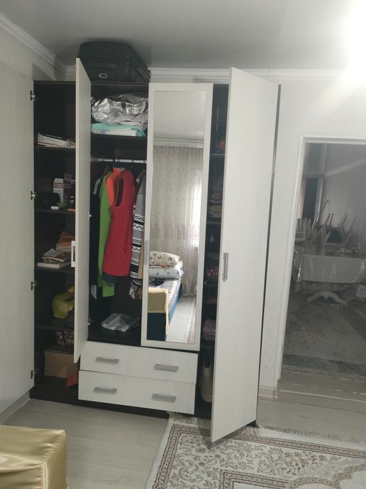 Продам Шифоньер.