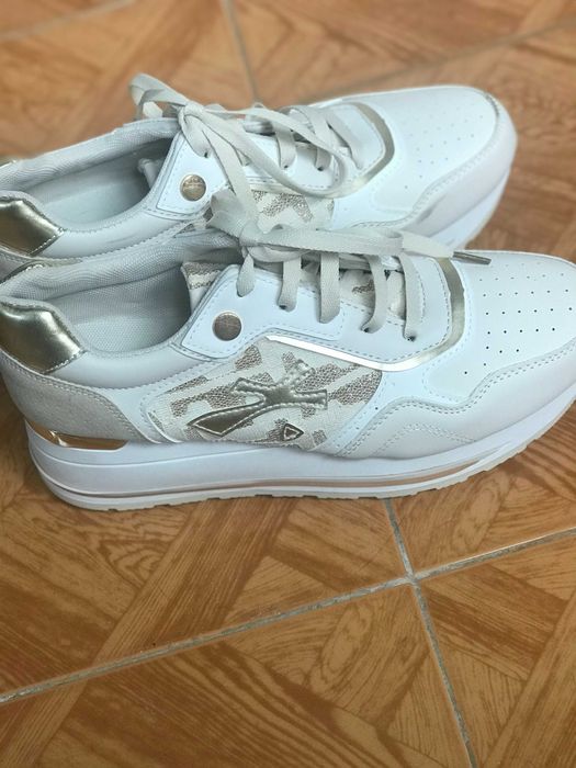 Нови елегантни маратонки №41