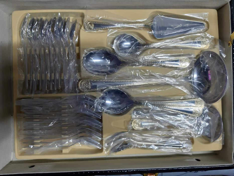 SET 72 Piese Tacamuri Limited Edition