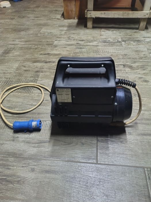 Vibrator beton profesional cu convertizor de frecvență – Società Tecno