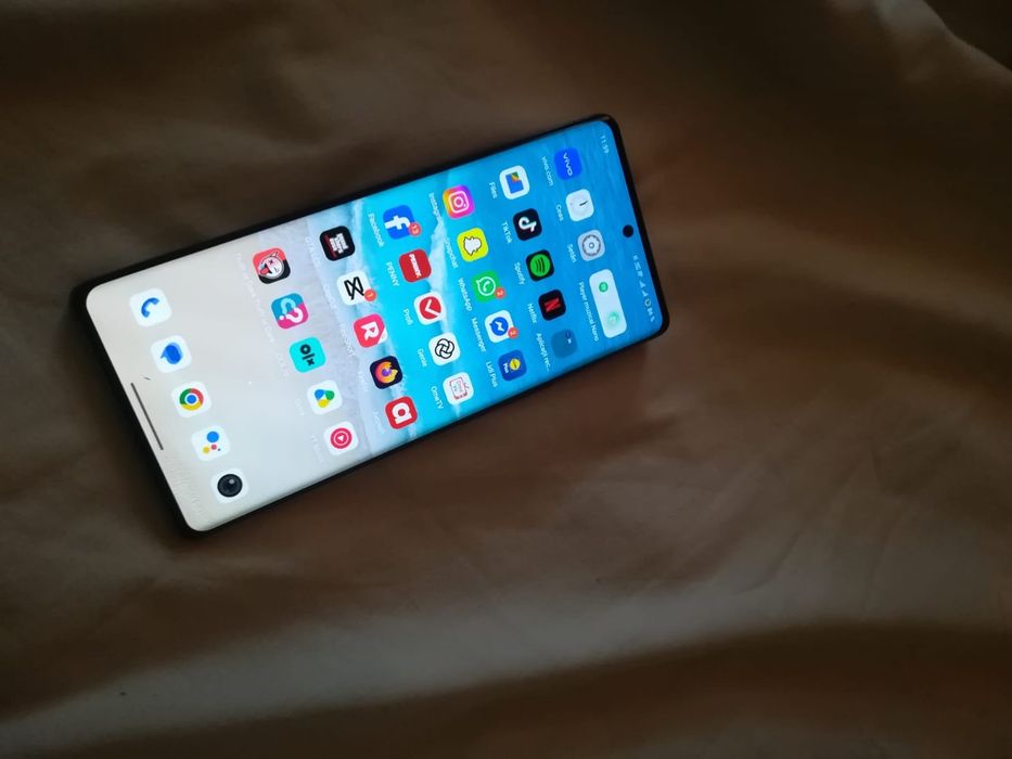 Schimb vivo v 29 lite 5g ca nou