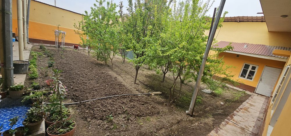 Продается 3х этажный дом с уникальным проектом. 6 соток Бектемирский р