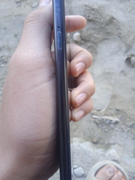 Iphone 7 sotiladi yoki abmen qilinadi