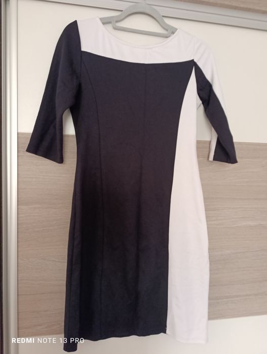 Vând rochie Alb negru