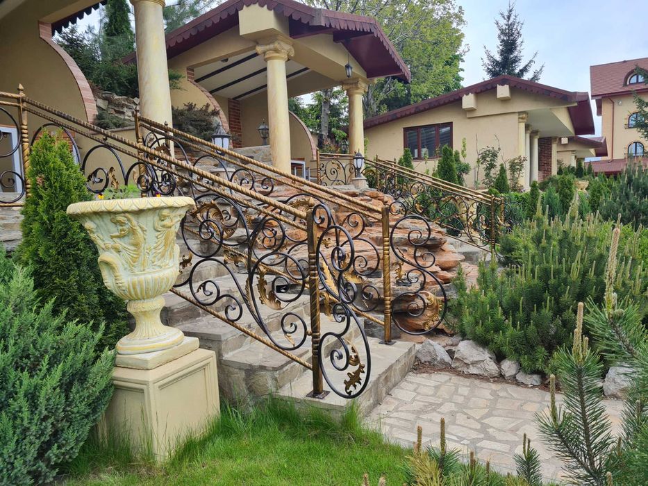 porti,garduri,balustrade din fier forjat