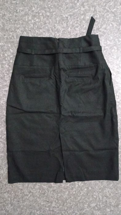 Юбки классика черный, красный