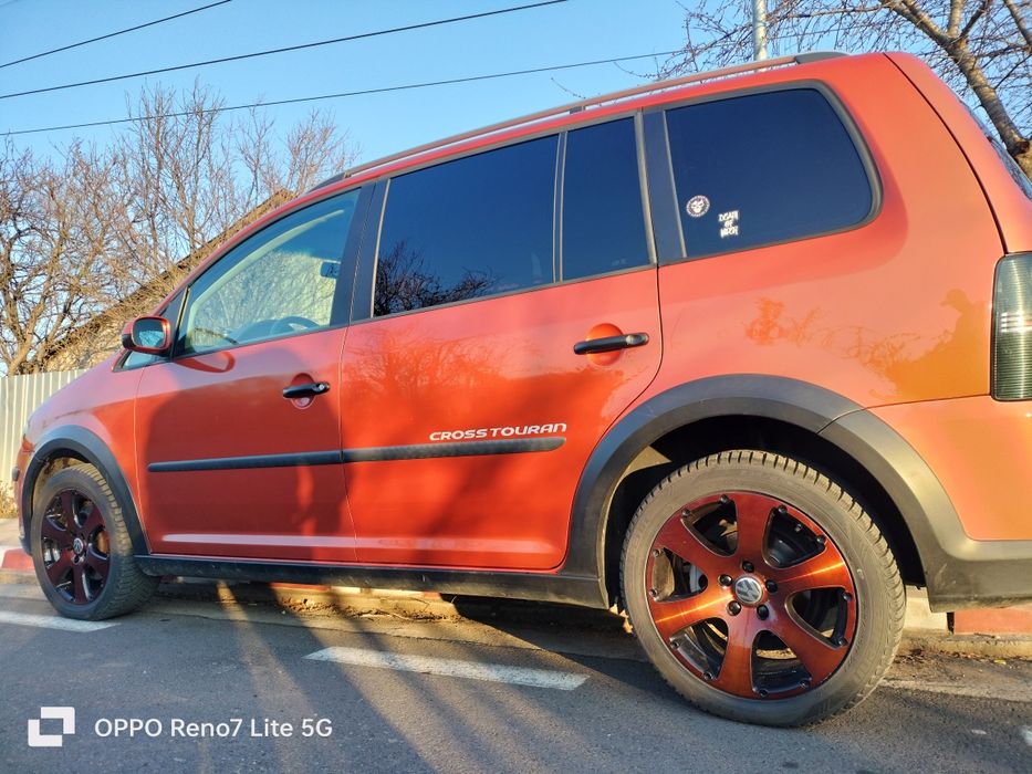 Volkswagen Cross Touran