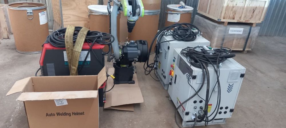 Продам робот сварочный аппарат