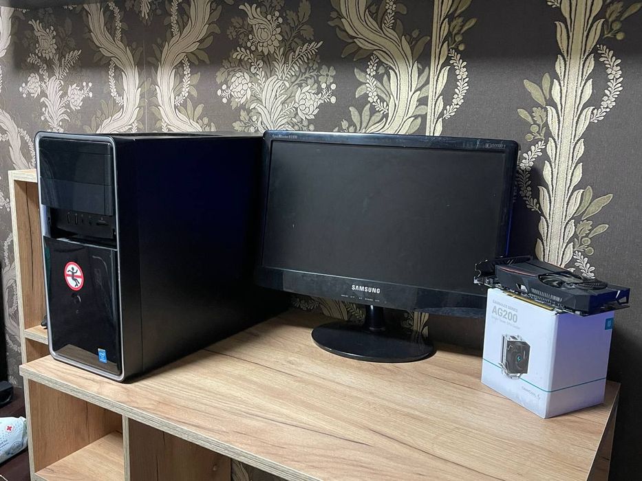 Компьютер с монитором