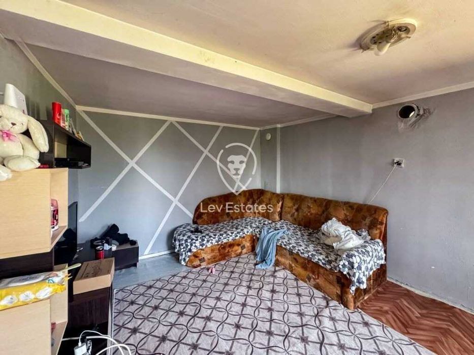 Продава се Къща в с. Загорци, Област Бургас - 100 кв.м за 250 €/кв.м - Снимка #1