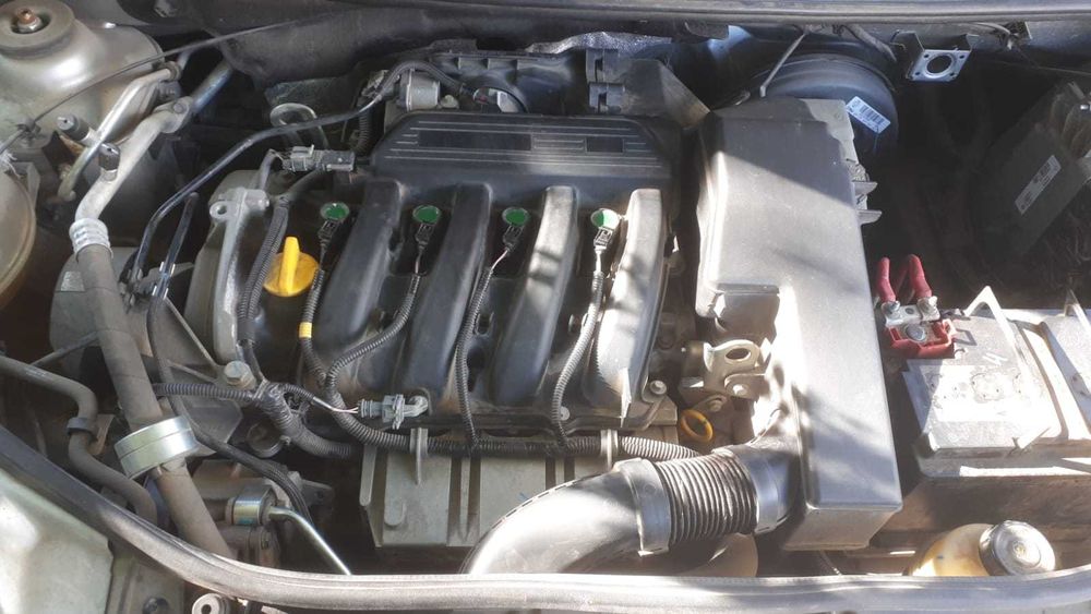 Рено Логан 2 2015г битый