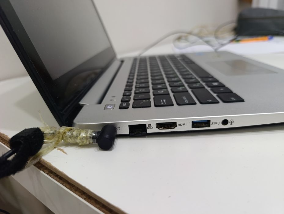 нетбук Asus CORE I3