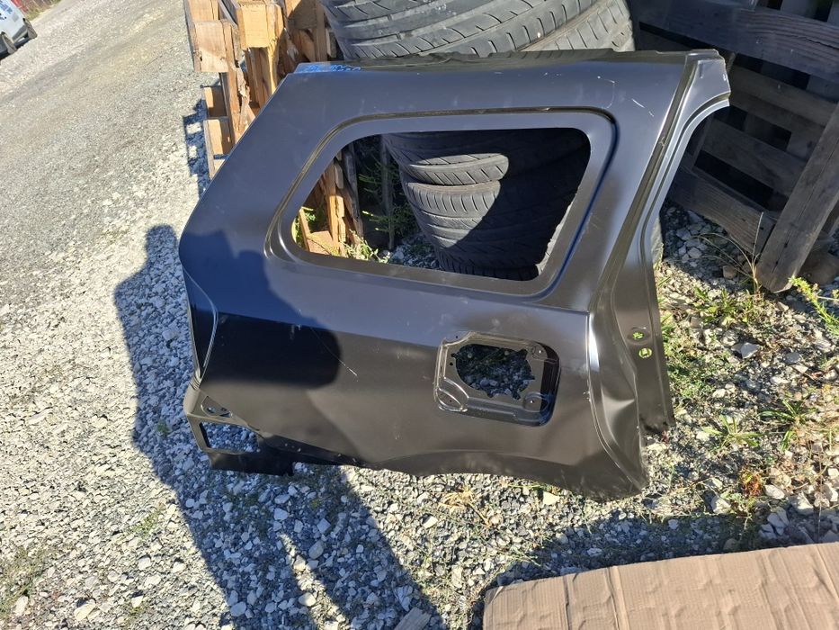 Aripa spate, ușa Dr fata, aripa fata  Logan MCV