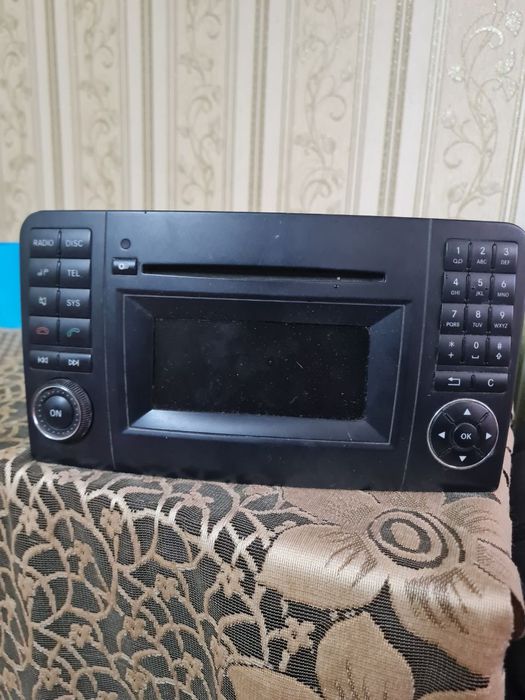 Magnitafon sotiladi.