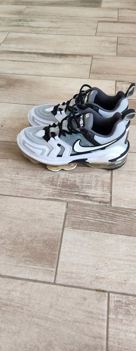 Adidasi nike vapormax marimea 42