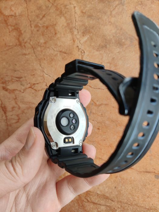 Casio DW-H5600 Smartwatch Retro