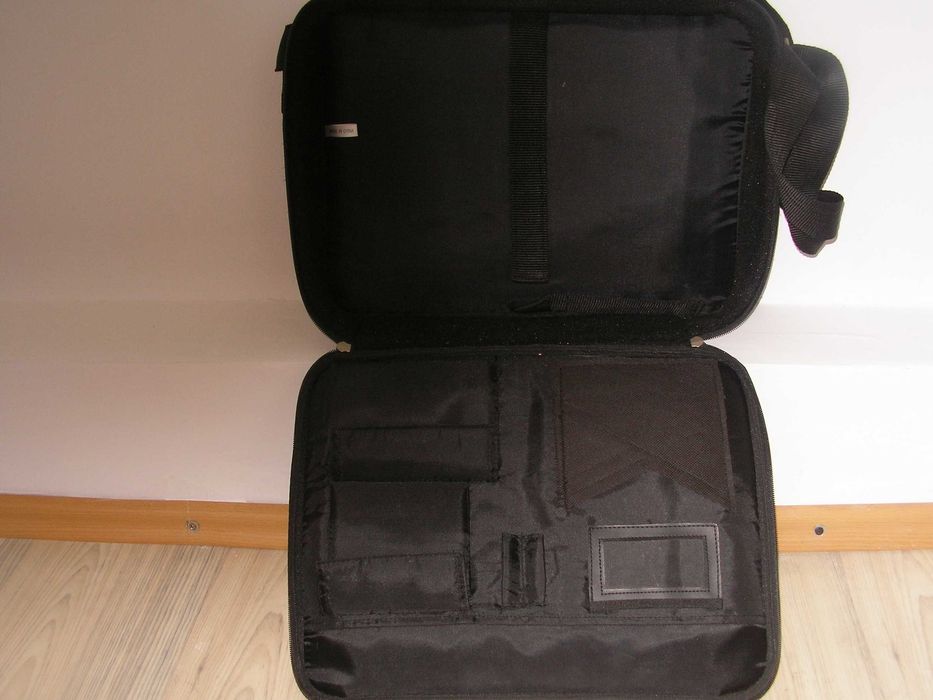 vand geanta laptop  noua,nefolosita.