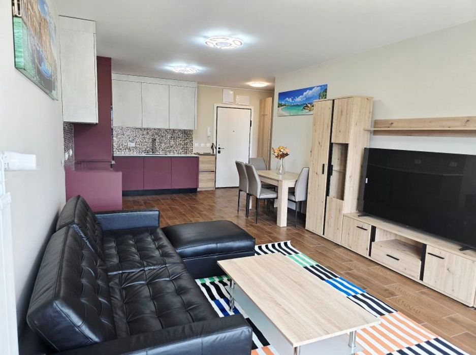 Дава се под наем Двустаен апартамент в София, Център - 79 кв.м за 999 € - Снимка #2