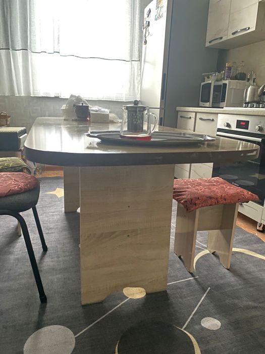 Кухонный стол длинный