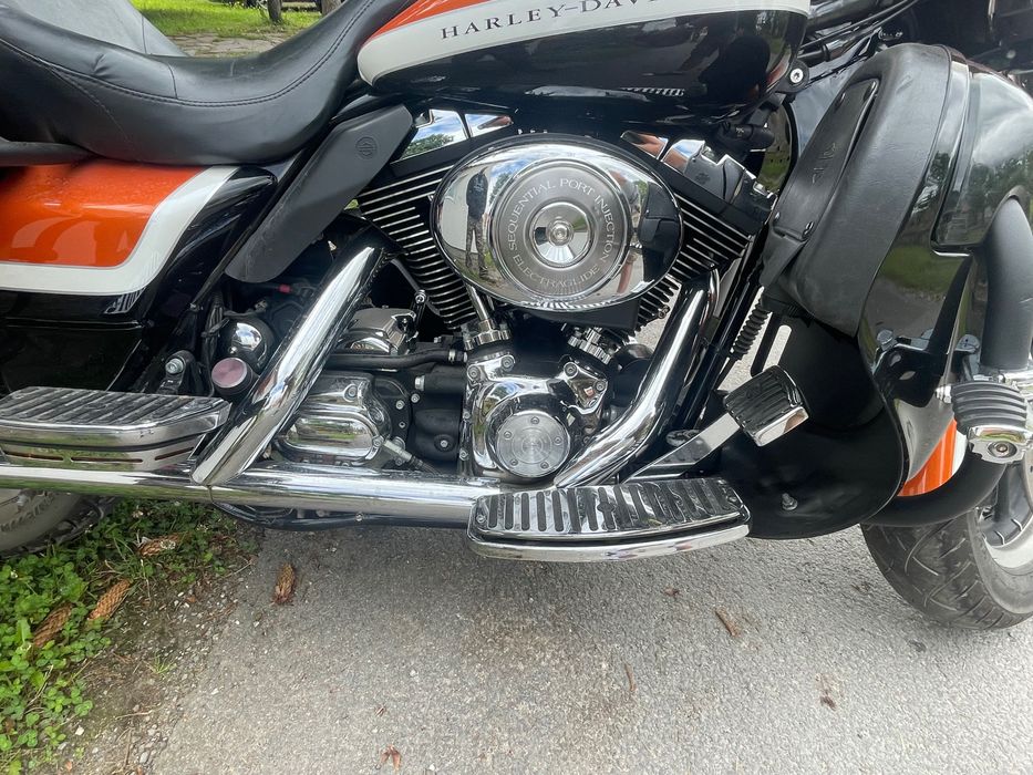Motocicleta Harley Davidson FLHTCUI