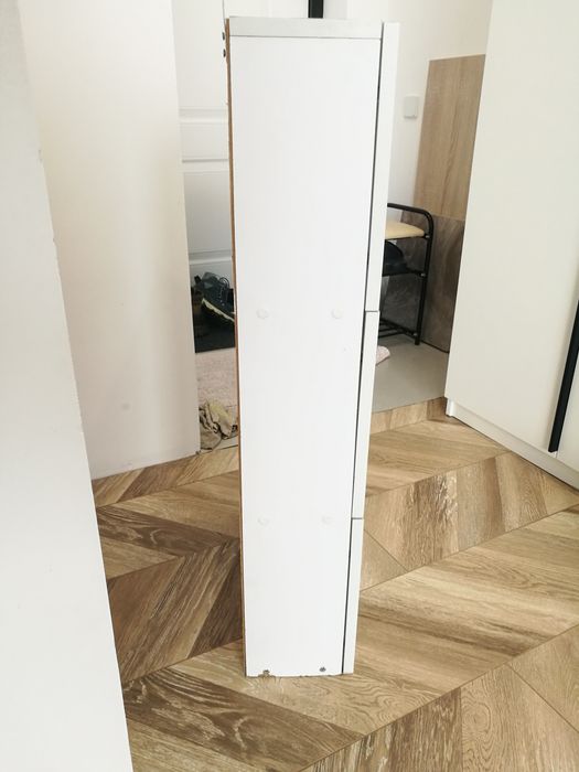 Подвесной шкафчик