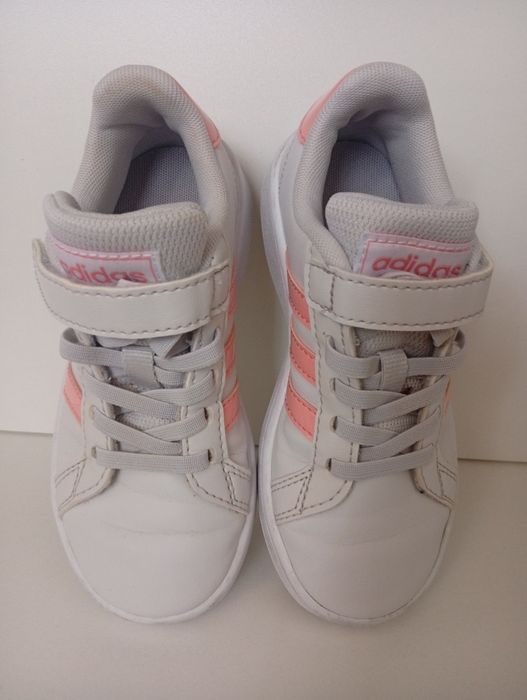Pantaofi Adidas pentru fete; Marimea 28