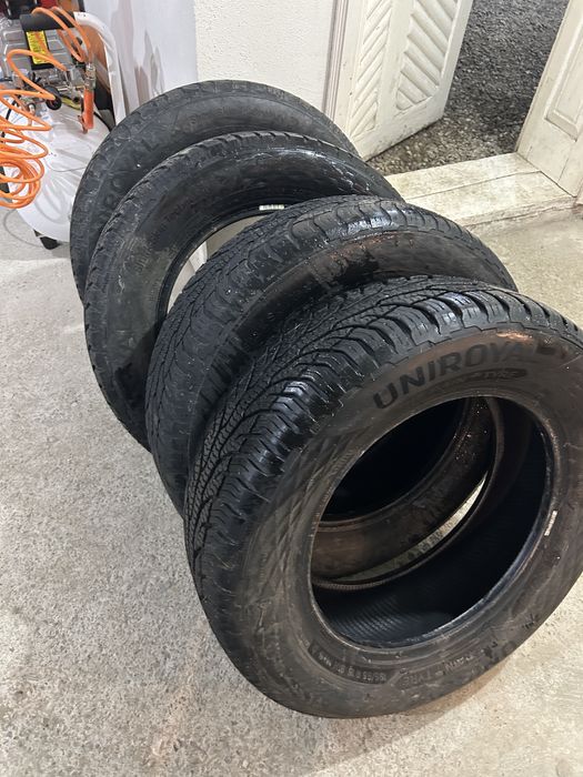 vand cauciucuri UNIROYAL 195/65 R15 pret in RON