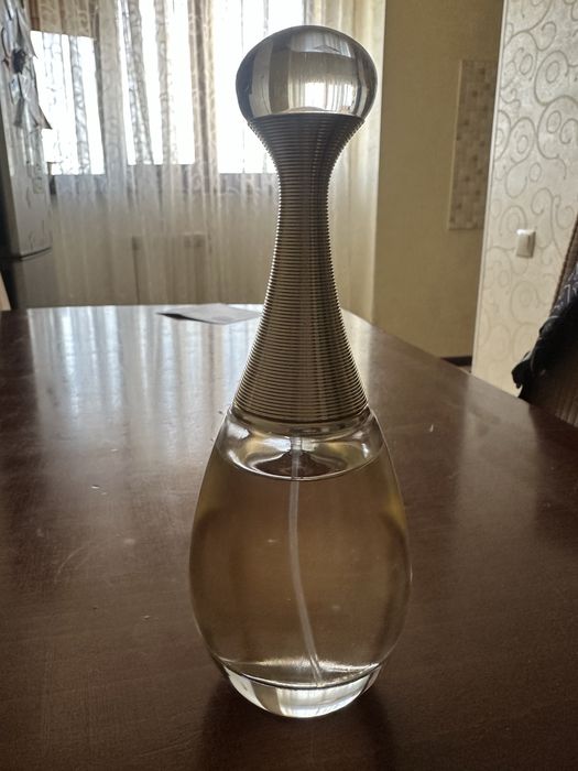 Продается парфюм Dior jadore и Elie saab