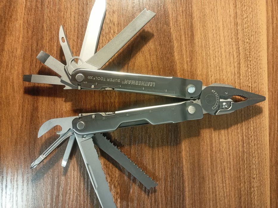 Leatherman Supertool 300 мультитул.