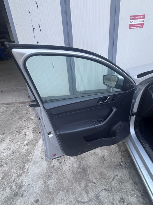 Macara geam stanga / dreapta  fata Skoda Rapid