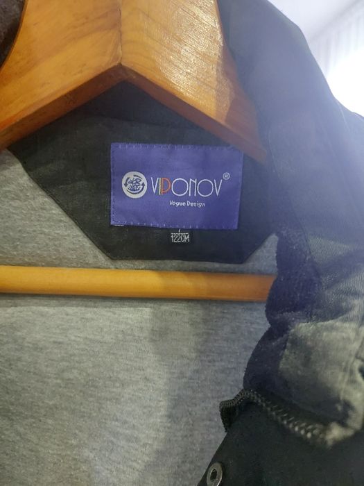Продам детскую куртку осень-весна