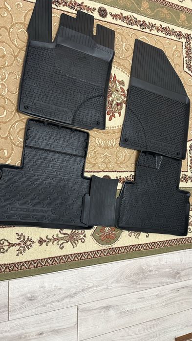 Оригинальные полики на авто