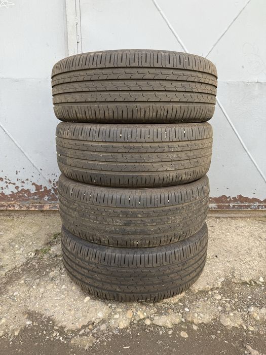 Set 4 anvelope de vara Continental 215/55 R17 XL aproape noi