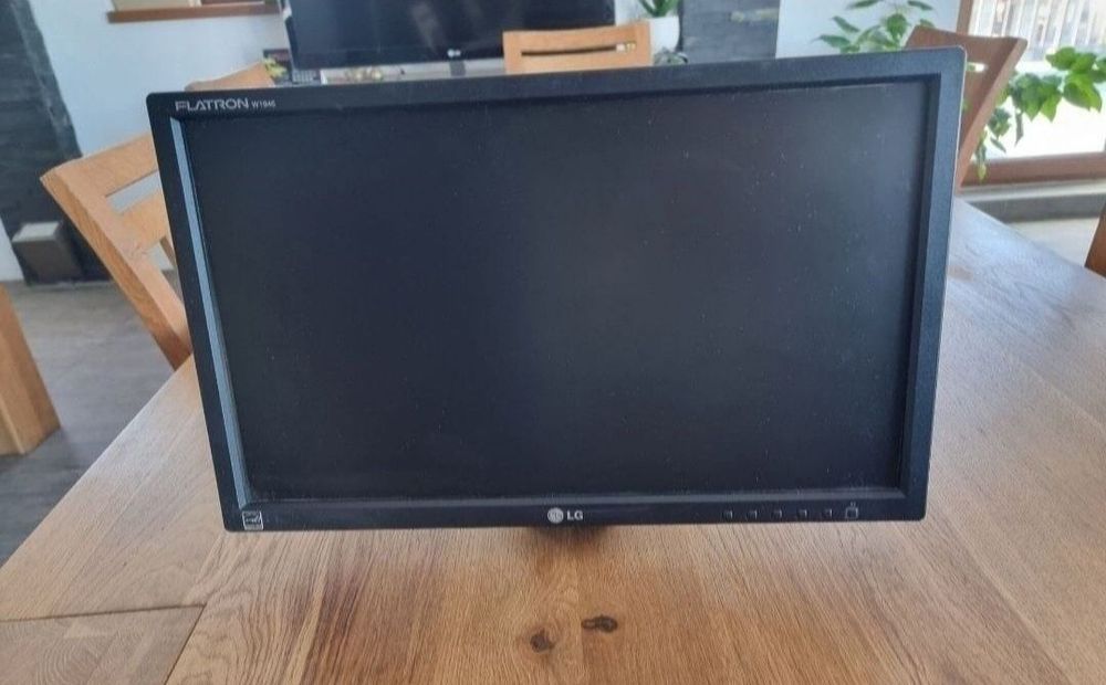 Monitor gaming LG 19 inch
