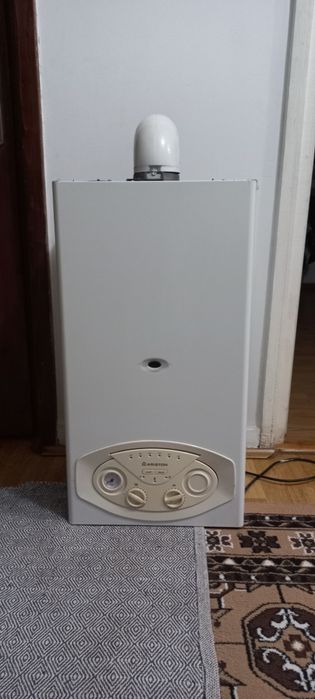 Vând centrala Ariston pentru pise de schimb.