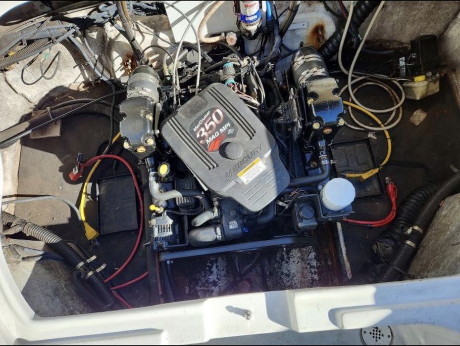Катер Crowline 240LS