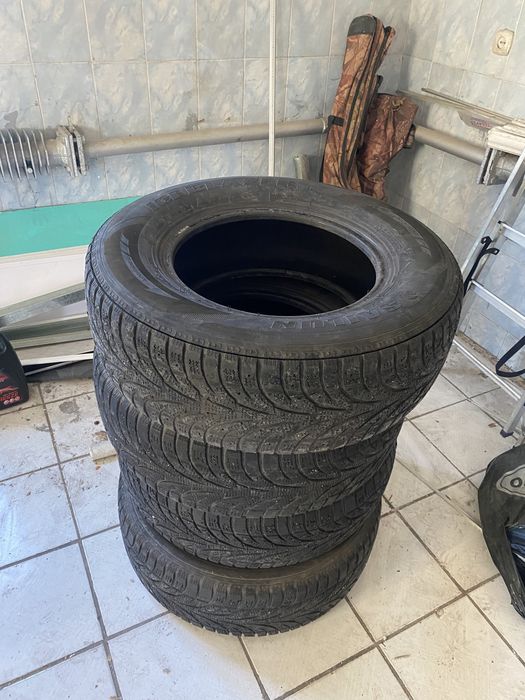 Шины продам от джипа 245/70/16