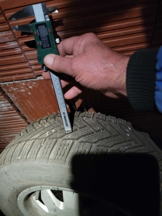 6JX15H2 ET45 алуминиеви джанти с Michelin и Dunlop гуми