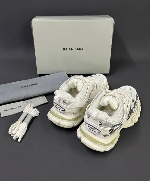 Balenciaga track