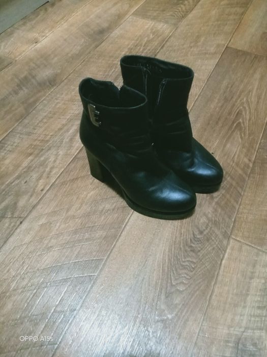 Продам осенние ботинки 36 размер