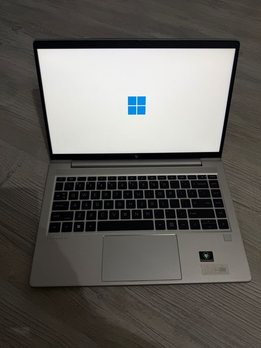 HP Elitebook 545 G9