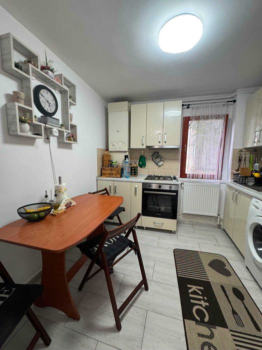 Vand apartament 2 camere, mobilat si renovat