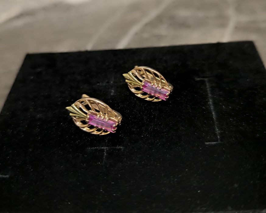 Серьги золотые , камень Гранатит 583 проба