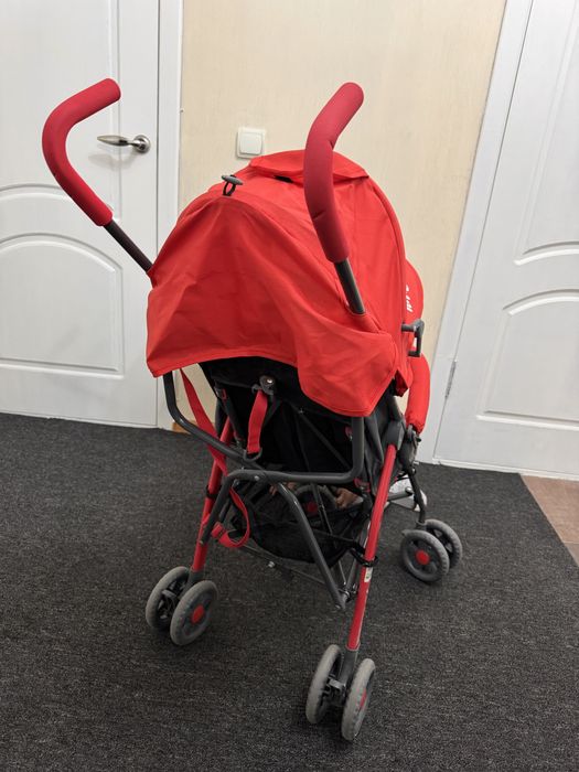 Продам легкую коляску трость