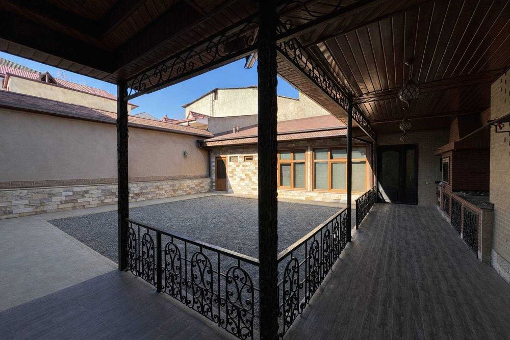 Продается Дом / Участок, 3,5 сот, Багсарай, гостиница Россия (87648)