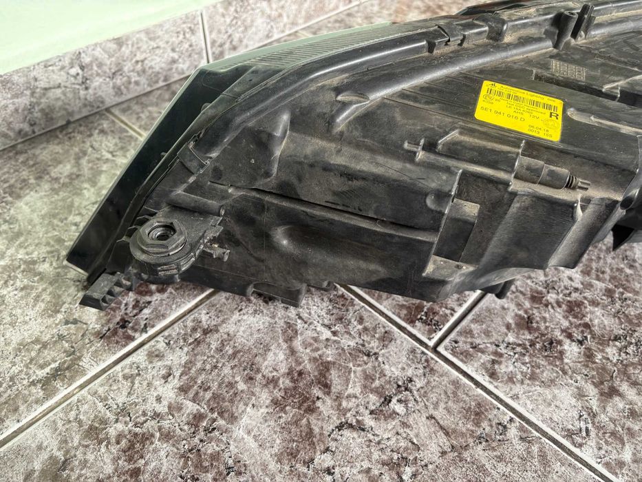 Десен фар за Шкода Октавия / Skoda Octavia facelift 2017-2020