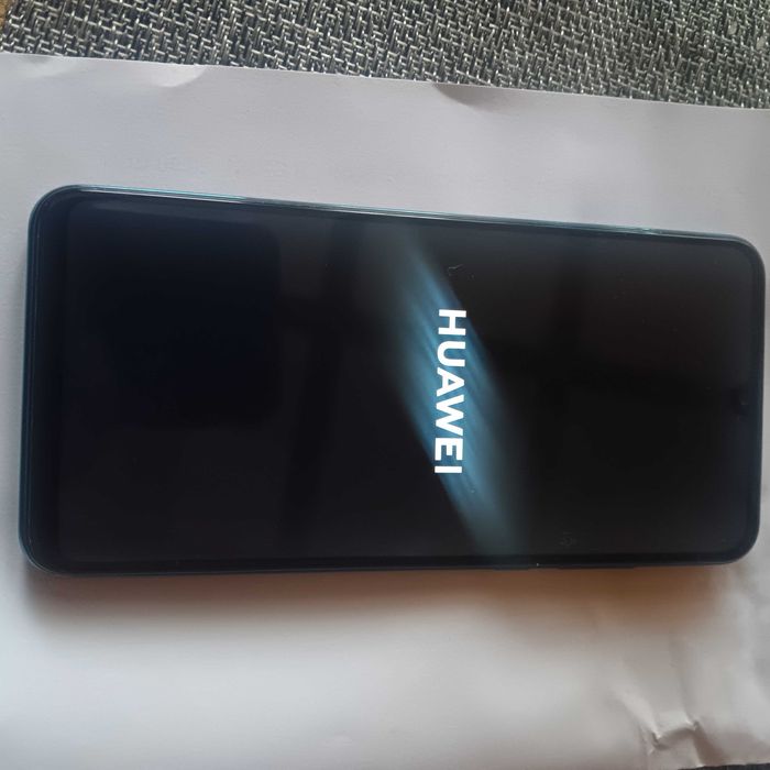 Huawei y7p във отлично състояние