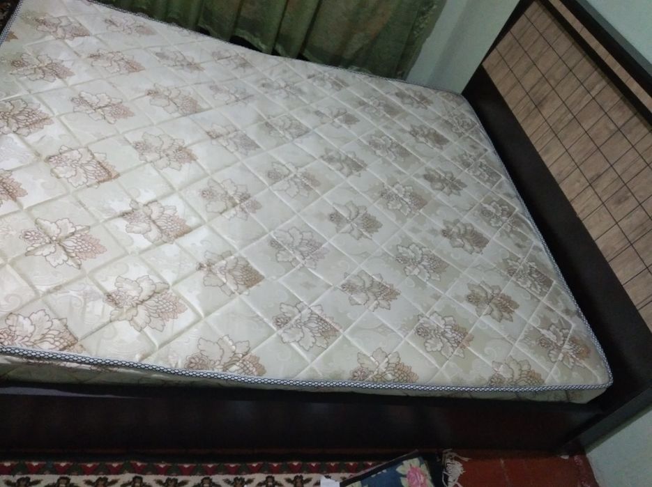 Ётоқхона дивани сотилади