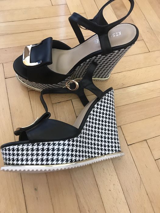 Официални обувки